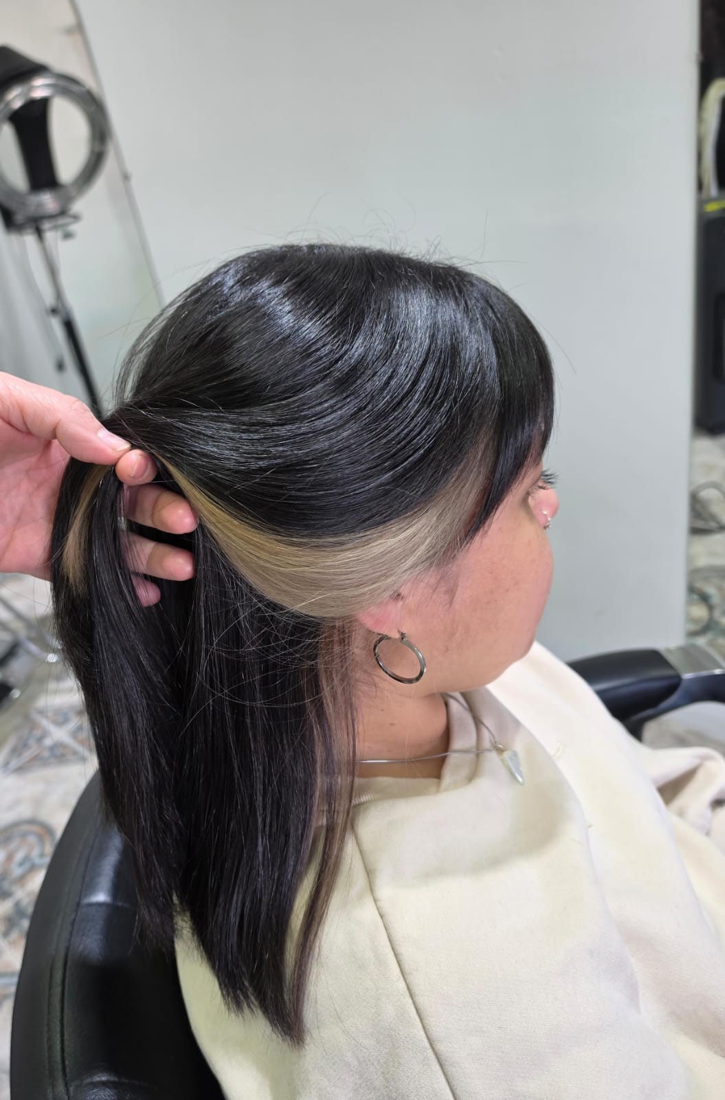 Balayage rubio con acabado natural en Fernández Oro